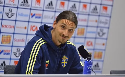 Ibrahimovic hào hứng trước viễn cảnh tái ngộ Mourinho. Ảnh: EPA.