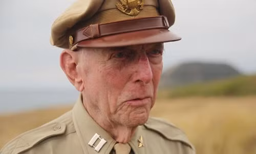 Cựu phi công Mỹ Jerry Yellin. Ảnh: dvidshub