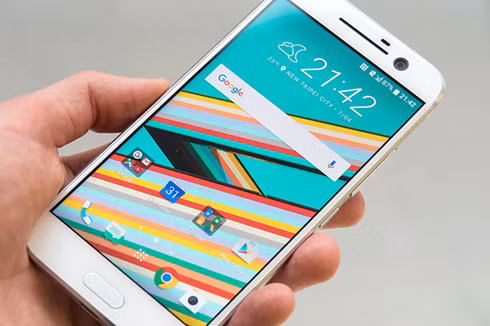HTC 10 có thiết kế nguyên khối kim loại chắc chắn và gọn gàng.