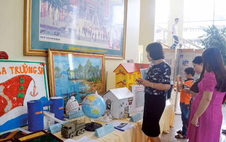 Một số mô hình, sản phẩm đoạt giải tại Cuộc thi Sáng tạo thanh thiếu niên - nhi đồng lần I năm 2015.
