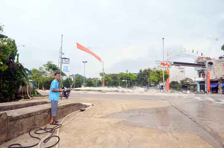 Một trong những điểm dịch vụ tắm lợn ở khu Long Thành, thị trấn Tiên Yên.