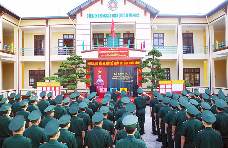 Lễ khai mạc.