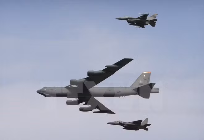 Máy bay ném bom chiến lược B-52 của Mỹ. (Nguồn: AP/TTXVN)