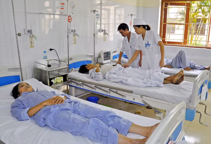 Chăm sóc sức khoẻ cho bệnh nhân tại Bệnh viện Đa khoa khu vực Tiên Yên.