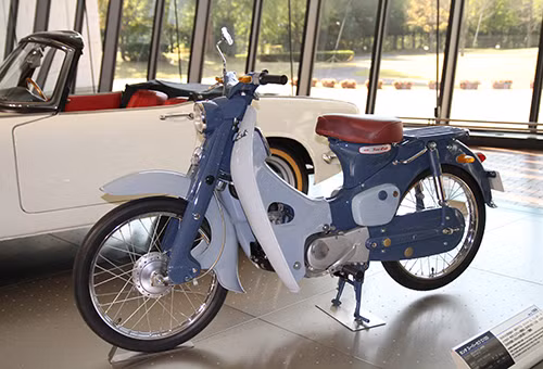 Honda Super CUb C100 phiên bản đầu tiên tại Nhật. Ảnh: Đức Huy.