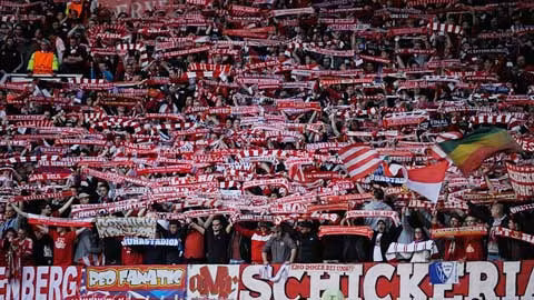 Bayern sẽ dùng tiền bản quyền truyền hình và các hợp đồng tài trợ để hỗ trợ giá vé cho người hâm mộ.