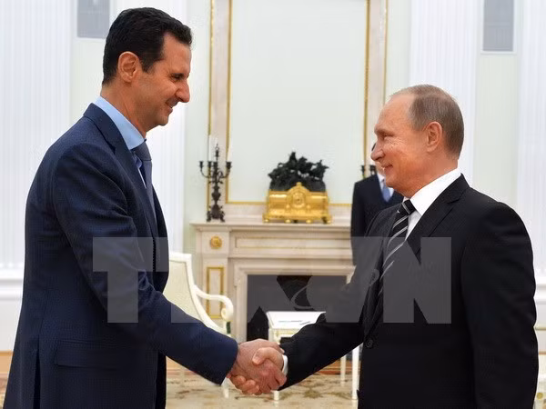  Tổng thống Nga Vladimir Putin và Tổng thống Syria Bashar al-Assad (trái) tại cuộc gặp ở Moskva. (Nguồn: AFP/TTXVN)