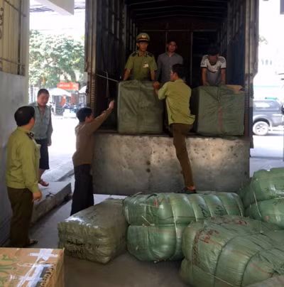 TP Cẩm Phả: 9 tháng xử lý trên 300 vụ buôn lậu, gian lận thương mại