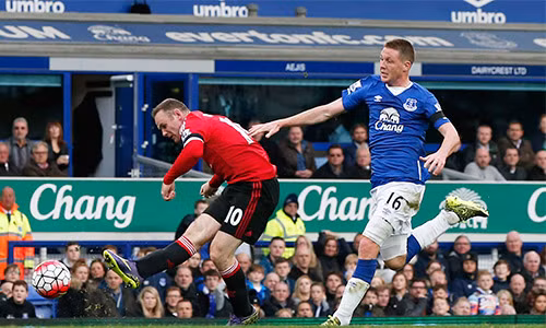 Rooney trong pha ghi bàn gần nhất ở Ngoại hạng Anh, ấn định thắng lợi 3-0 cho Man Utd trên sân Everton ở vòng chín hôm 17/10. Ảnh: Reuters.
