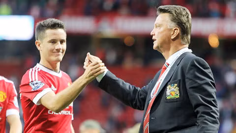 Với những gì Herrera đã thể hiện, Van Gaal cần trao một suất đá chính cho anh.