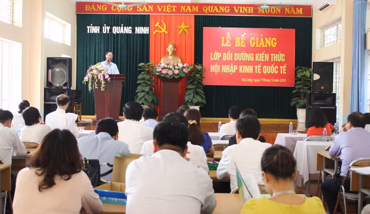 Quang cảnh lễ bế giảng