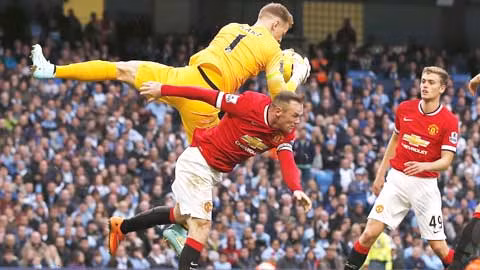 Rooney và đồng đội khó lòng giành điểm dù được đá trên sân nhà
