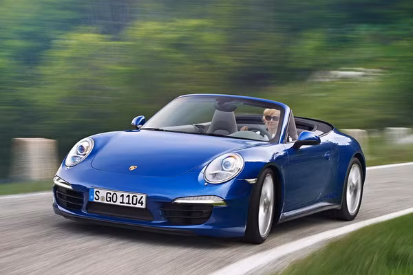 Porsche Carrera 4.