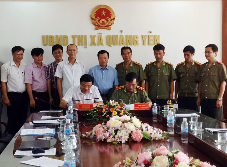 thị xã Quảng Yên phối hợp với Tổng Cục An ninh (Bộ Công an) tổ chức lễ ký kết bàn giao mặt bằng triển khai Dự án Xây dựng Trung tâm Huấn luyện Quốc gia về phòng chống khủng bố giai đoạn 1.