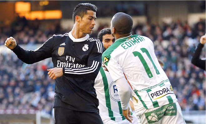 Ronaldo đã nhận 9 thẻ đỏ trong sự nghiệp