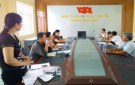MTTQ TP Móng Cái thực hiện công tác giám sát tại phường Bình Ngọc. Ảnh: MTTQ TP Móng Cái cung cấp