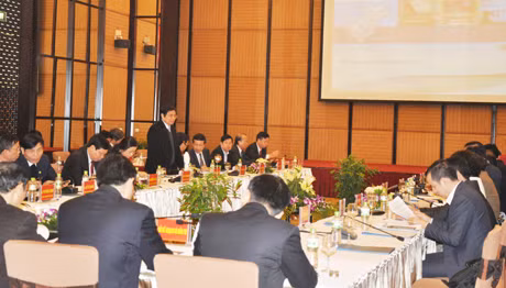 Quang cảnh buổi làm việc.