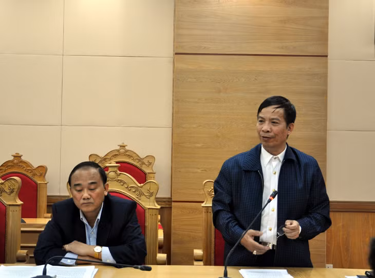 Đồng chí Đỗ Vũ Chung, Trưởng Ban Nội chính Tỉnh ủy góp ý kiến tại hội nghị