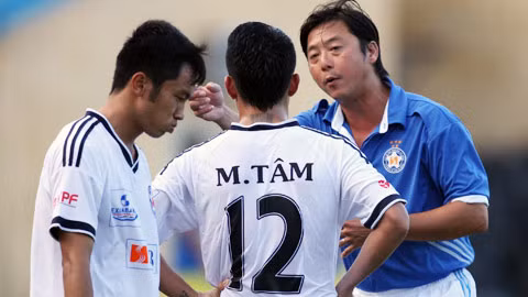 Việc đôn nhiều cầu thủ trẻ lên V-League khiến lối chơi của SHB.ĐN chưa được như ý
