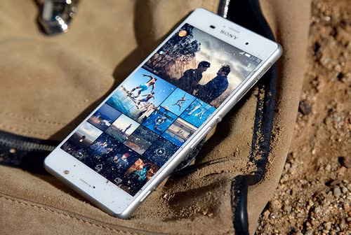Xperia Z3 nhấn mạnh vào camera độ phân giải cao và kiểu dáng vuông vức.