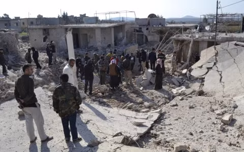 Một khu vực tại Syria bị bom đạn tàn phá tan hoang (Ảnh Reuters)