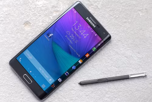 Chiếc phablet độc đáo của Samsung sắp lên kệ hàng chính hãng.