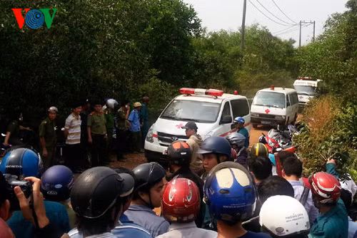Xe cấp cứu được huy động tới hiện trường