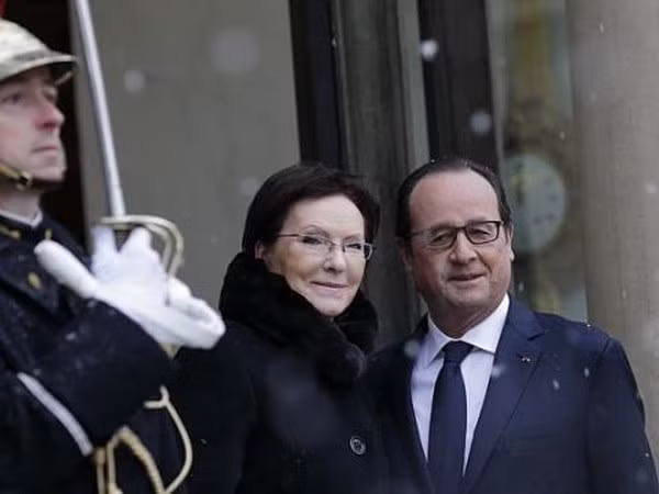 Tổng thống Pháp Francois Hollande và Thủ tướng Ba Lan Ewa Kopacz tại Elysee Palace. (Nguồn: Reuters) 