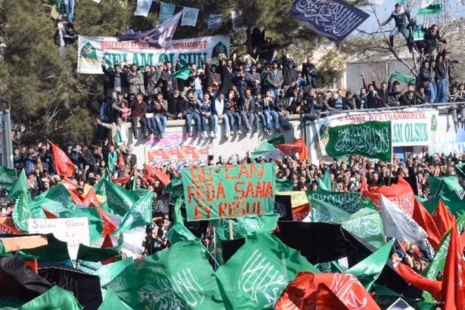 Người Kurd tại thành phố Diyarbakir biểu tình phản đối tạp chí Charlie Hebdo. (Nguồn: AFP)