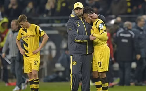 "Đại gia" Dortmund và cuộc chiến trụ hạng