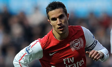 Arsenal đang tìm mọi cách để giữ chân Van Persie
