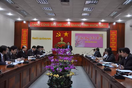 Đồng chí Phạm Minh Chính, Bí thư Tỉnh ủy phát biểu tại cuộc họp.