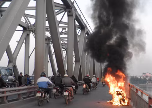 Cần thêm nhiều thực nghiệm để tìm ra nguyên nhân gây cháy xe.