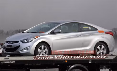 Hyundai Elantra coupe sẽ được giới thiệu tại Chicago Auto Show diễn ra từ 10 đến 19/2. Ảnh: KGP.
