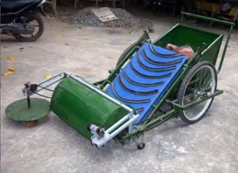 Chiếc xe quét và hốt rác tự động.