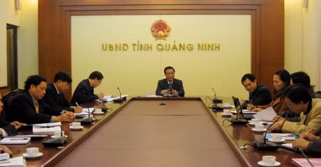 Đồng chí Đỗ Thông, Phó Chủ tịch Thường trực UBND tỉnh chủ trì buổi làm việc