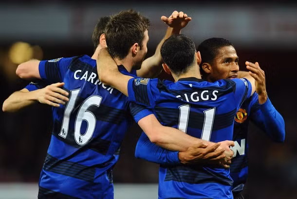 Premier League chỉ còn là cuộc đua của thành Manchester - Ảnh Getty