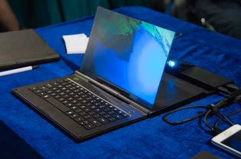 Máy chiếu LightPad có thể biến thành laptop