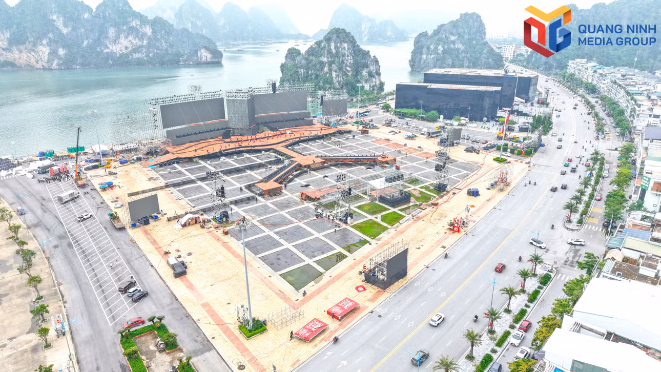 Không gian biểu diễn mở rộng mang đến trải nghiệm đa chiều cho khán giả.