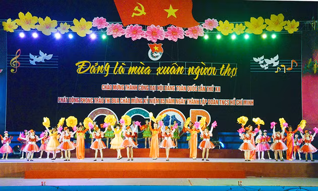 Tuổi trẻ tự hào tiến bước dưới cờ Đảng