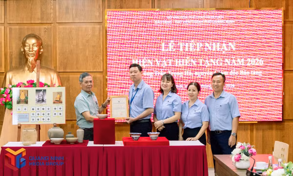 Bảo tàng thành phố Quảng Ninh tiếp nhận 31 hiện vật quý