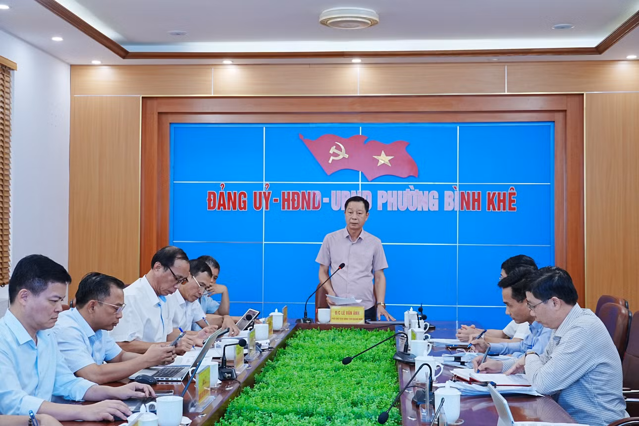 dong-chi-le-van-anh-pho-chu-tich-ubnd-tp-quang-ninh-lam-viec-voi-ubnd-phuong-binh-khe-ve-cong-tac-tiep-dan-giai-quyet-khieu-nai-to-cao-lien-quan-den-gpmb-du-an-tren-dia-ban.jpg