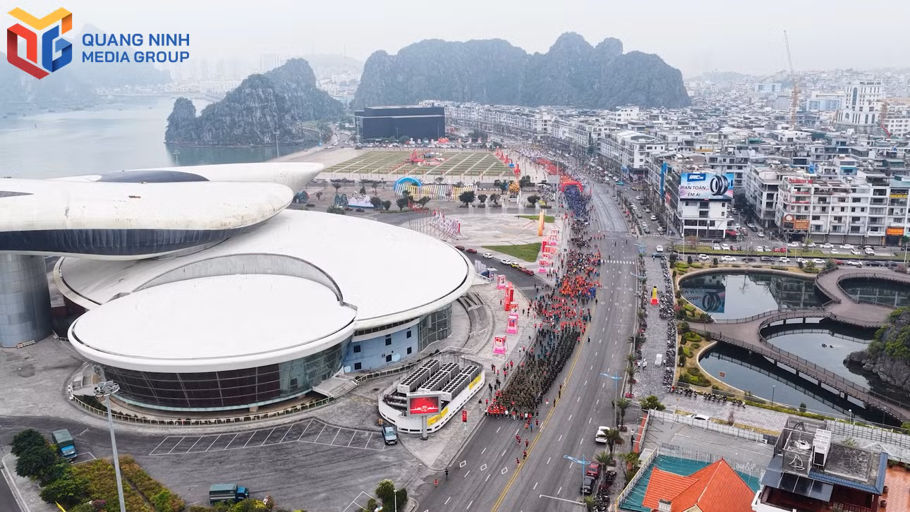 bqn_tl_viet-anh-ngay-chay-olympic-vi-suc-khoe-toan-dan-vi-an-ninh-to-quoc-ban-tin-toi-19h45mp400-04-12-40still001.png