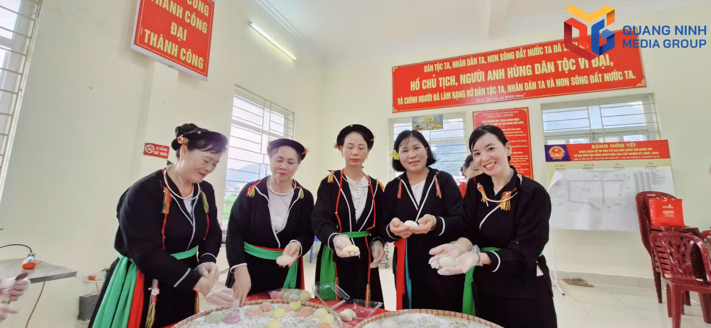 bqn_tr_nguoi-dan-khu-2-phuong-ha-tu-ra-lam-banh-truyen-thong.jpg