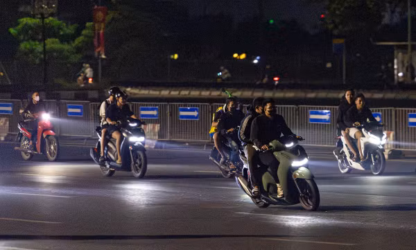 'Quái xế' náo loạn ở Mỹ Đình: Công an Hà Nội triệu tập 9 thanh thiếu niên