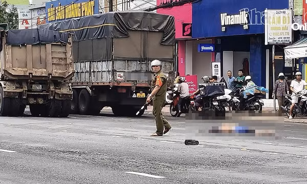 Va chạm với xe ben, một phụ nữ tử vong