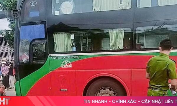 Xe khách va chạm xe đạp, 1 phụ nữ tử vong