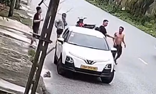 Chặn đầu ô tô, đánh tài xế rồi lớn tiếng: 'Mày biết bố mày là ai không?'