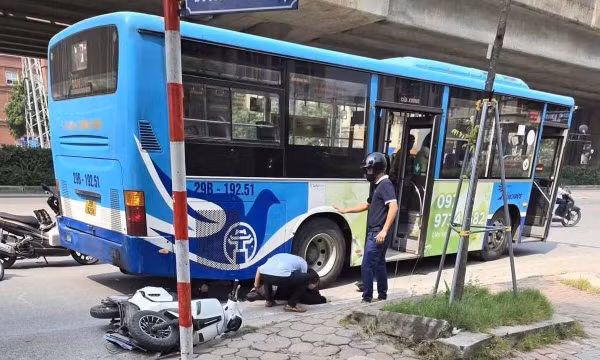 Nguyên nhân vụ tai nạn giữa xe buýt và xe máy khiến cô gái bị cuốn vào gầm