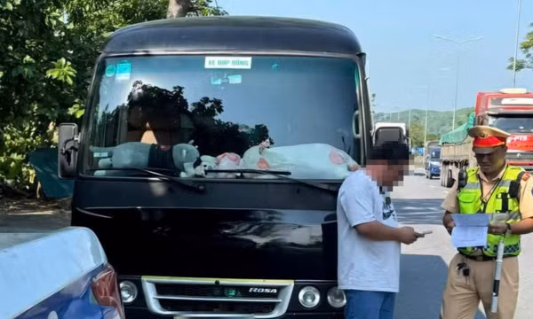 CSGT Huế phát hiện xe khách vi phạm qua dữ liệu giám sát